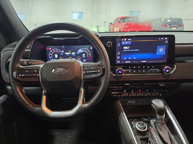 Used 2024 Chevrolet Colorado Z71 w/ Z71 Convenience Package 2 AWD/4WD image 5