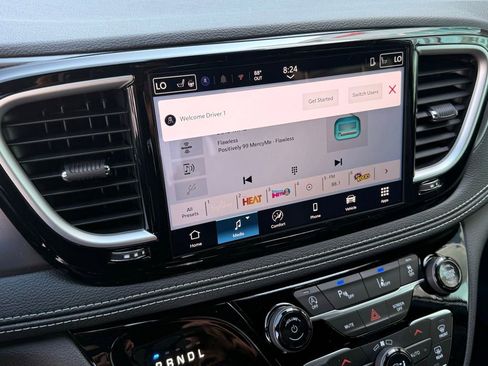 New 2026 Chrysler Pacifica Select image 13