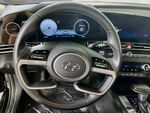Used 2023 Hyundai Elantra SEL w/ Convenience Package FWD image 11