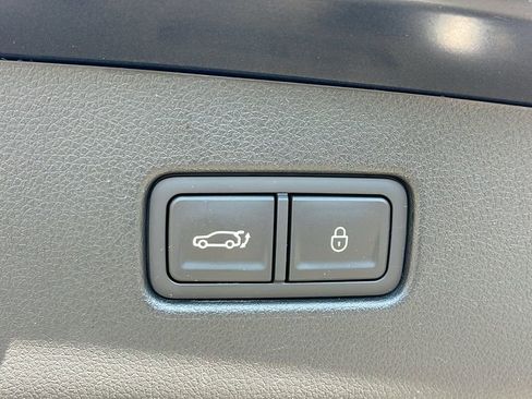 Used 2025 Genesis GV70 2.5T w/ Select Package image 32