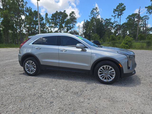 Used 2025 Cadillac XT4 Premium Luxury FWD image 2