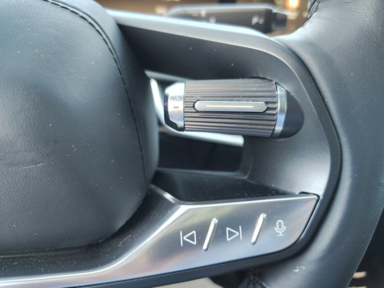 Used 2025 Lucid Air Touring AWD/4WD image 27