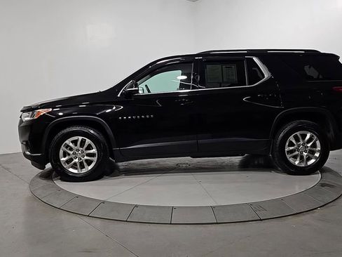 Used 2020 Chevrolet Traverse LT w/ Driver Confidence II Package image 2