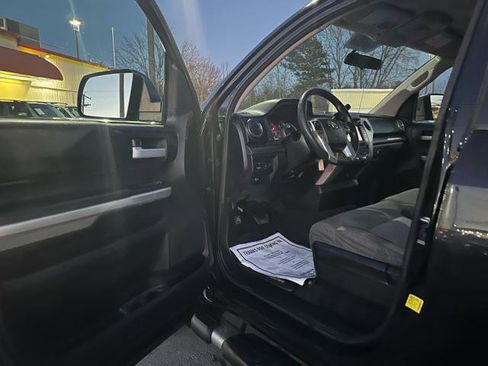 Used 2015 Toyota Tundra SR5 image 11