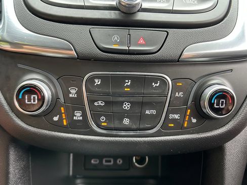 Used 2024 Chevrolet Equinox LT AWD/4WD image 17