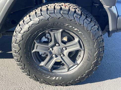 Used 2020 Jeep Wrangler Sport image 24