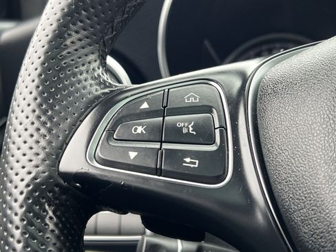 Used 2019 Mercedes-Benz GLC 300 4MATIC image 28