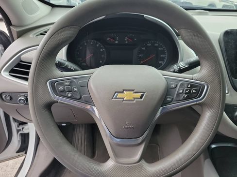 Used 2022 Chevrolet Malibu LT FWD image 9