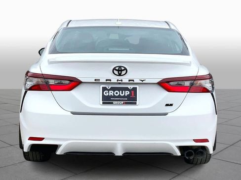 Used 2024 Toyota Camry SE image 4