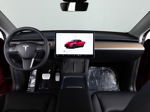 Used 2024 Tesla Model Y Performance image 32