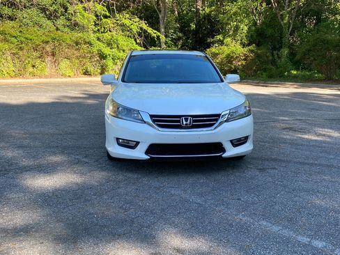 Used 2013 Honda Accord EX image 2