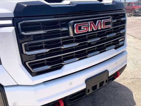 Used 2024 GMC Sierra 2500 AT4 w/ AT4 Premium Plus Package AWD/4WD image 34
