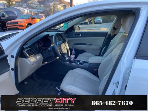 Used 2018 Kia Optima LX image 9