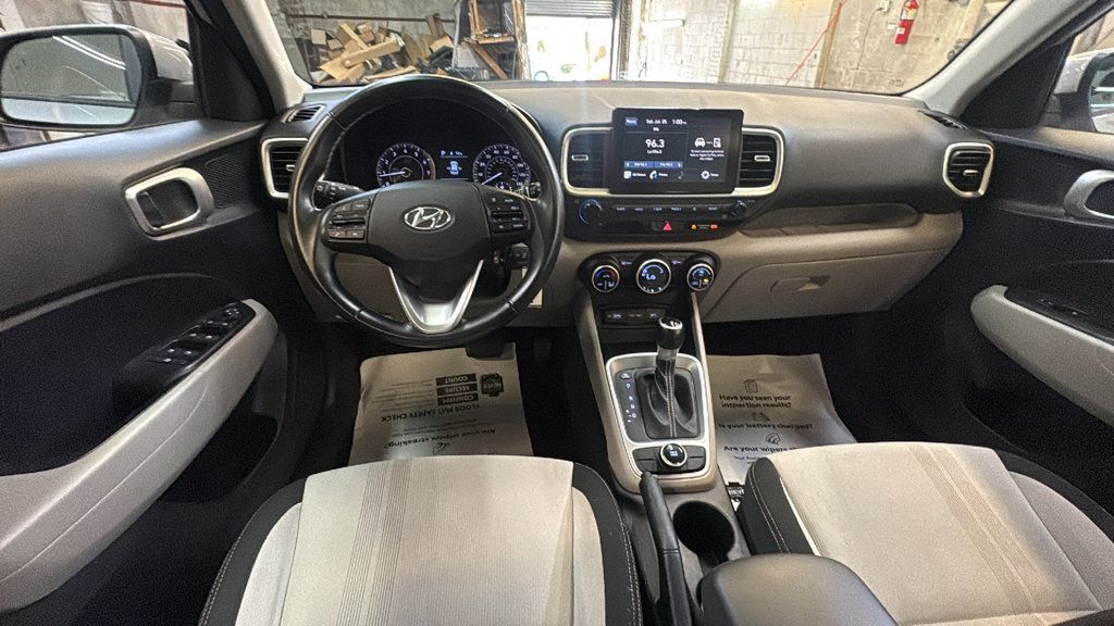 Used 2022 Hyundai Venue SEL w/ Cargo Package FWD image 29