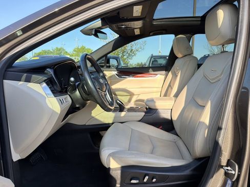 Used 2019 Cadillac XT5 Luxury FWD image 11