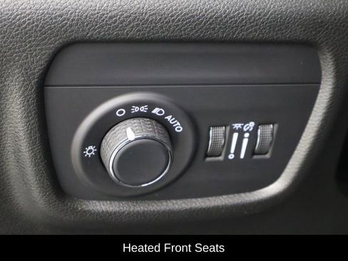 Used 2024 Jeep Grand Cherokee Altitude RWD image 23