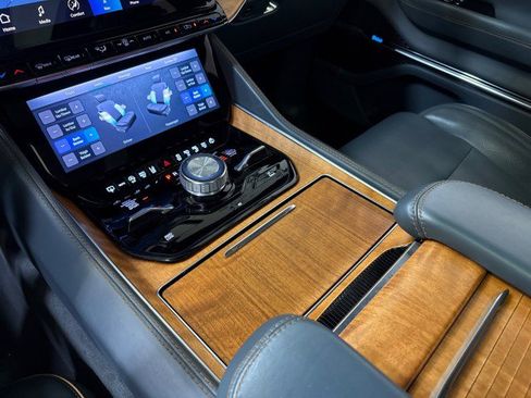 Used 2022 Jeep Grand Wagoneer Series II w/ Premium Group II image 33