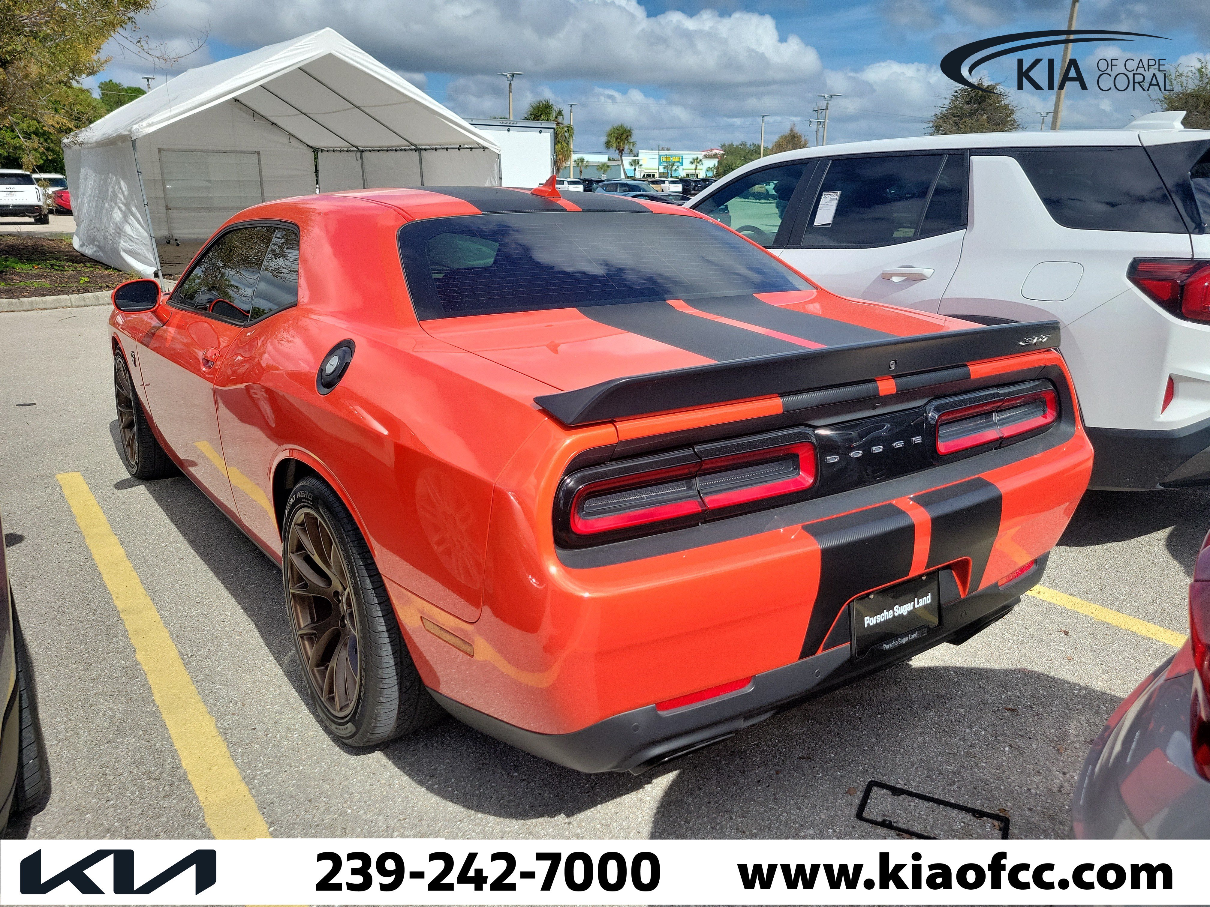 Used 2016 Dodge Challenger SRT Hellcat RWD image 3