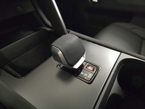 Certified 2025 Land Rover Discovery Sport Dynamic SE image 29