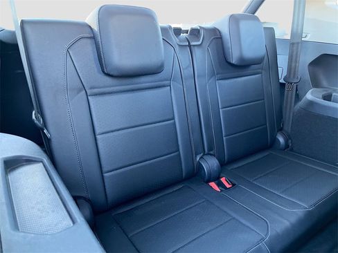 Used 2019 Volkswagen Tiguan SE image 27