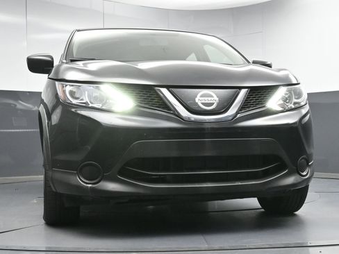 Used 2019 Nissan Rogue Sport S w/ Appearance Package image 16