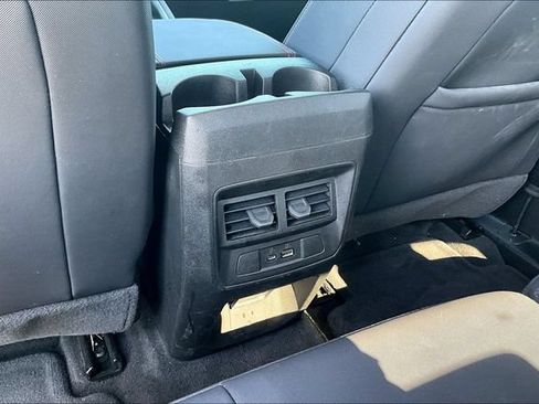 Used 2026 Chevrolet Colorado Z71 AWD/4WD image 11
