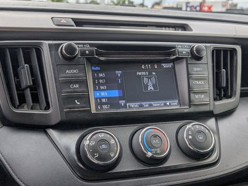 Used 2018 Toyota RAV4 LE image 17