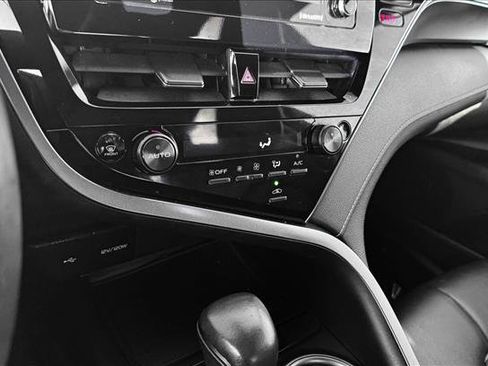 Used 2024 Toyota Camry SE image 15
