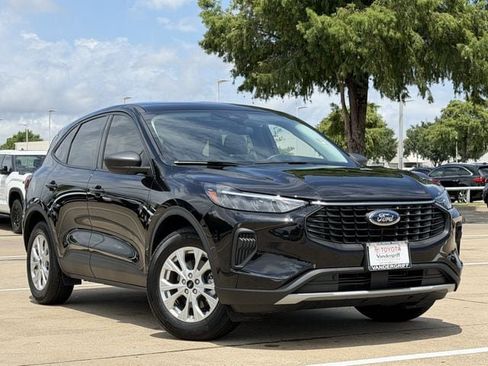 Used 2025 Ford Escape Active FWD image 2