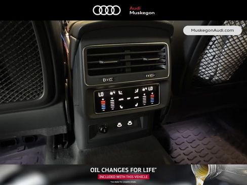 New 2025 Audi SQ8 Prestige image 26