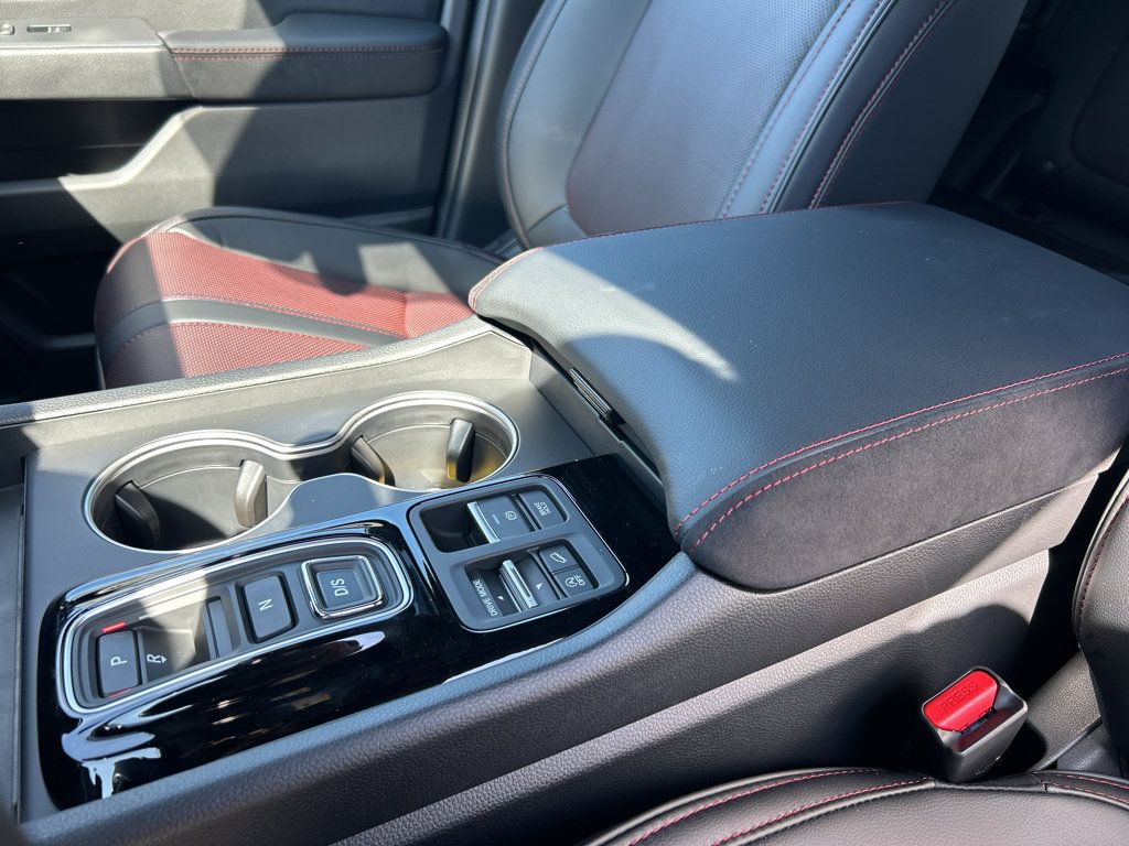 New 2026 Honda Pilot Black Edition image 17