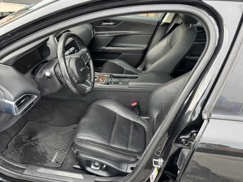 Used 2019 Jaguar XE Prestige image 16