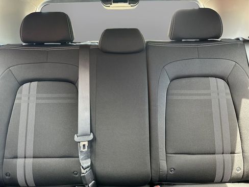 Used 2025 Hyundai Venue SEL image 15