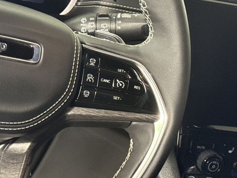 New 2025 Jeep Grand Cherokee Overland image 18