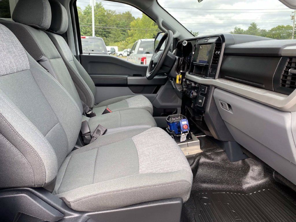 Used 2025 Ford F550 4x4 Regular Cab Super Duty image 30