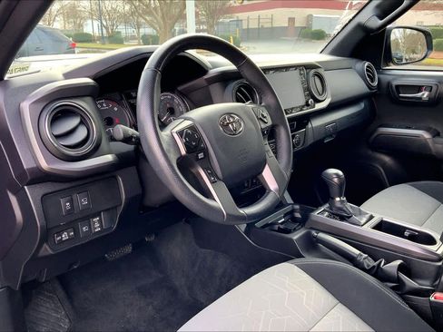 Used 2023 Toyota Tacoma TRD Sport image 17