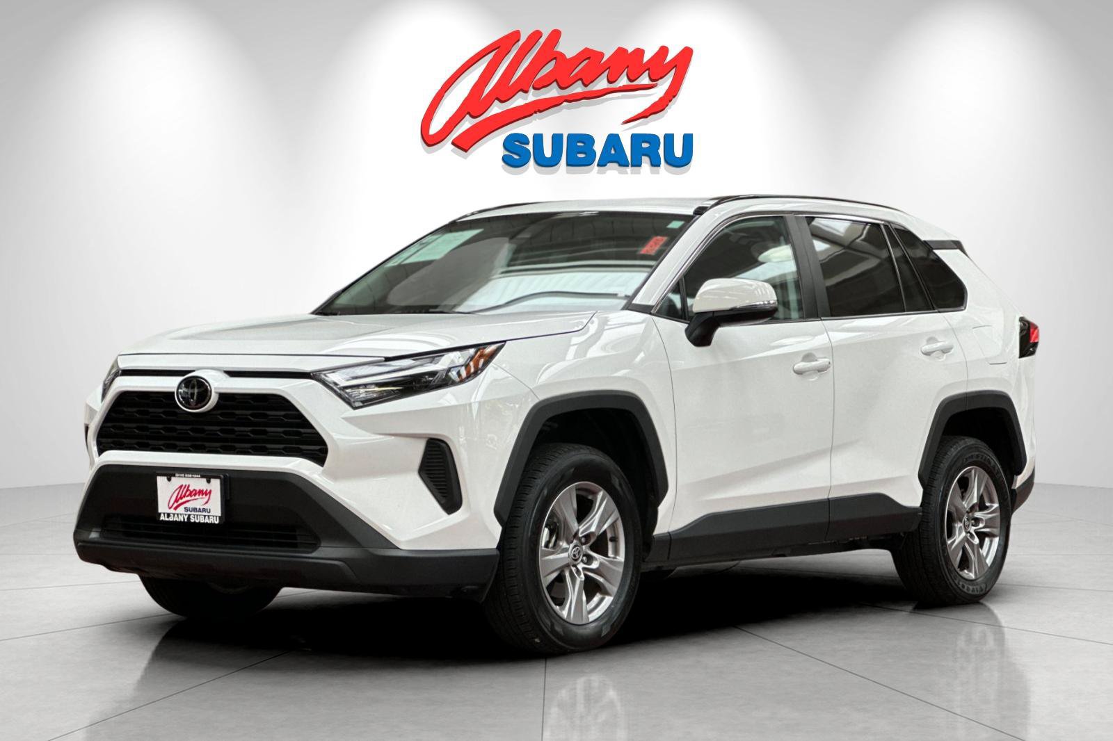 Used 2025 Toyota RAV4 XLE FWD image 9