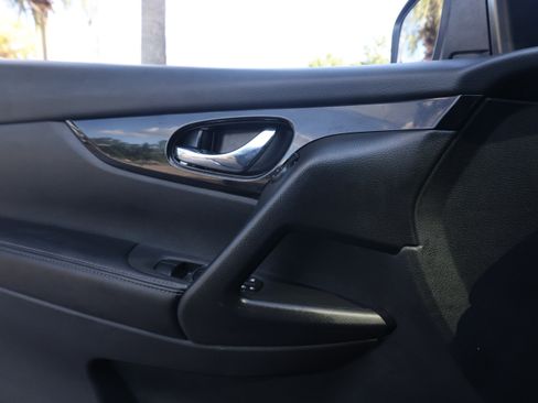 Used 2019 Nissan Rogue Sport SV AWD/4WD image 22