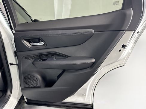 Used 2023 Nissan Ariya FWD image 31