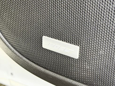 Used 2018 GMC Acadia SLT image 18