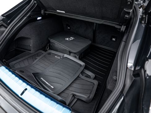 Certified 2024 Porsche Taycan GTS image 27