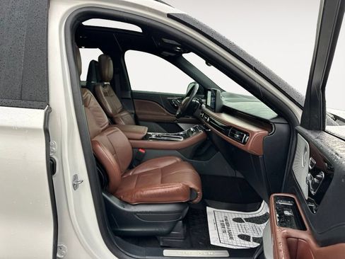 Used 2025 Lincoln Aviator Reserve w/ Equipment Group 201A AWD/4WD image 23