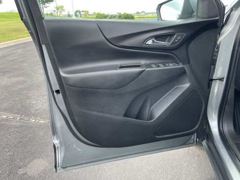 Used 2023 Chevrolet Equinox LT FWD image 19