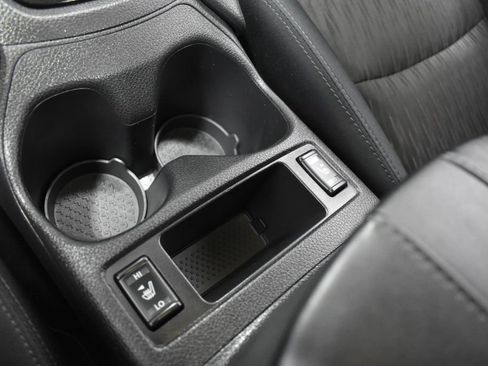 Used 2017 Nissan Rogue SV w/ Sun & Sound Touring Package AWD/4WD image 19