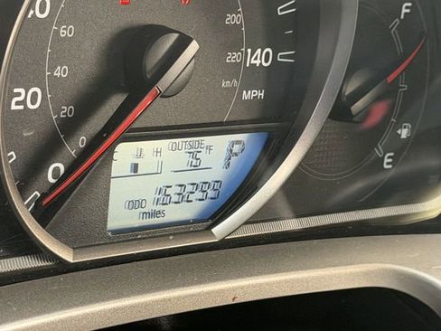 Used 2015 Toyota RAV4 LE FWD image 9