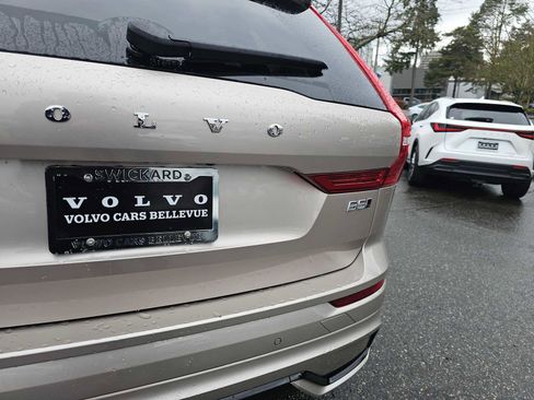 Certified 2025 Volvo XC60 B5 Plus AWD/4WD image 14