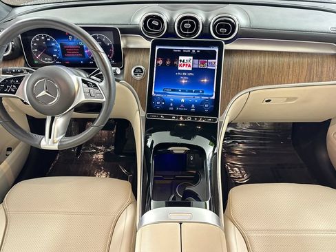 Used 2024 Mercedes-Benz GLC 300 4MATIC image 17