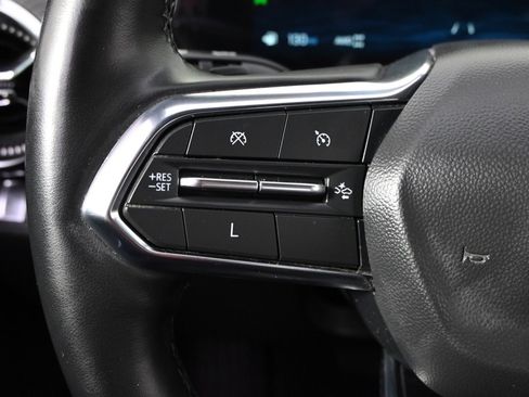 Used 2025 Chevrolet Equinox LT w/ Convenience Package II image 33