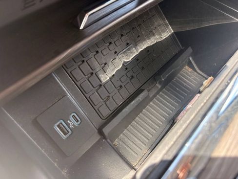 Used 2024 Ford Expedition Limited AWD/4WD image 19
