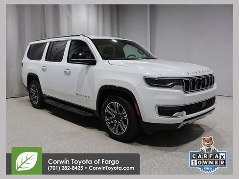 Used 2024 Jeep Wagoneer L Series II w/ Flexible Seating Group AWD/4WD image 1